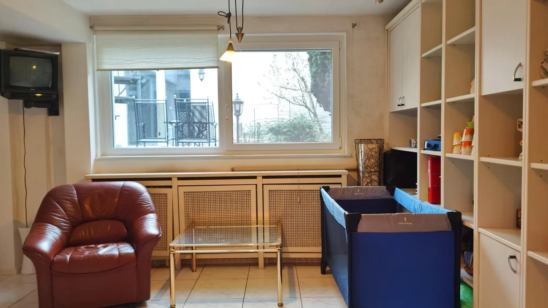Quarto em Acomodações Particulares Ruhiges Zimmer Im Bungalow Nahe Flughafen Frankfurt Und Natur Mörfelden-Walldorf